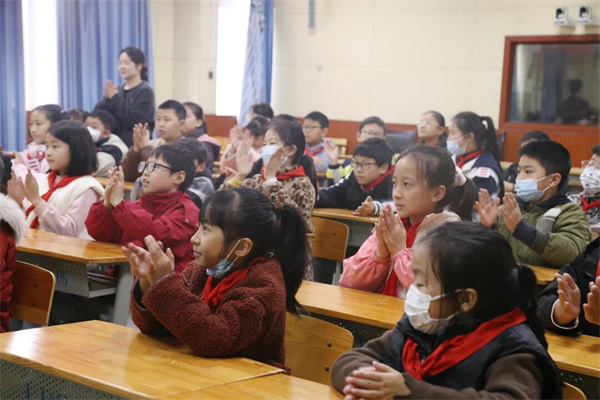 双师共建 融通世界 彭州市延秀小学以课程创新架设跨文化交流桥梁